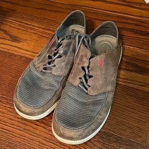 Men’s Olukai boat shoes.